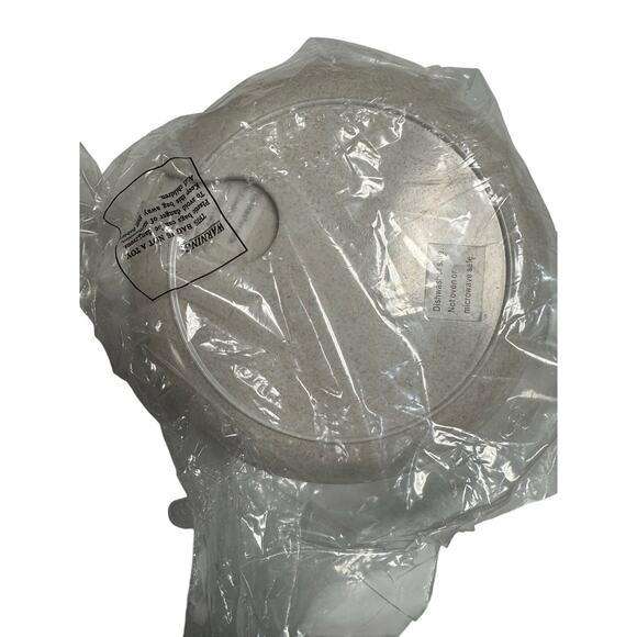 Christmas Cardinal / plates / Sandy Lynam Clough 8” Set Of 4 Plates / Vintage - Picture 2 of 3